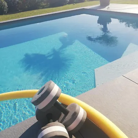 Séjour chez l'habitant Calme Avec Piscine Cavagnac