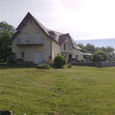 Calme Avec Piscine Séjour chez l'habitant *